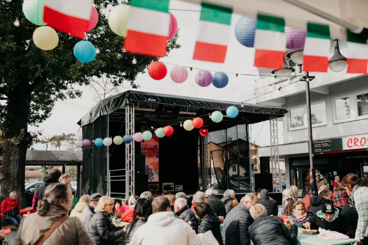 Bühne und Stadtplatz Farben.Freude 2025 in Pocking