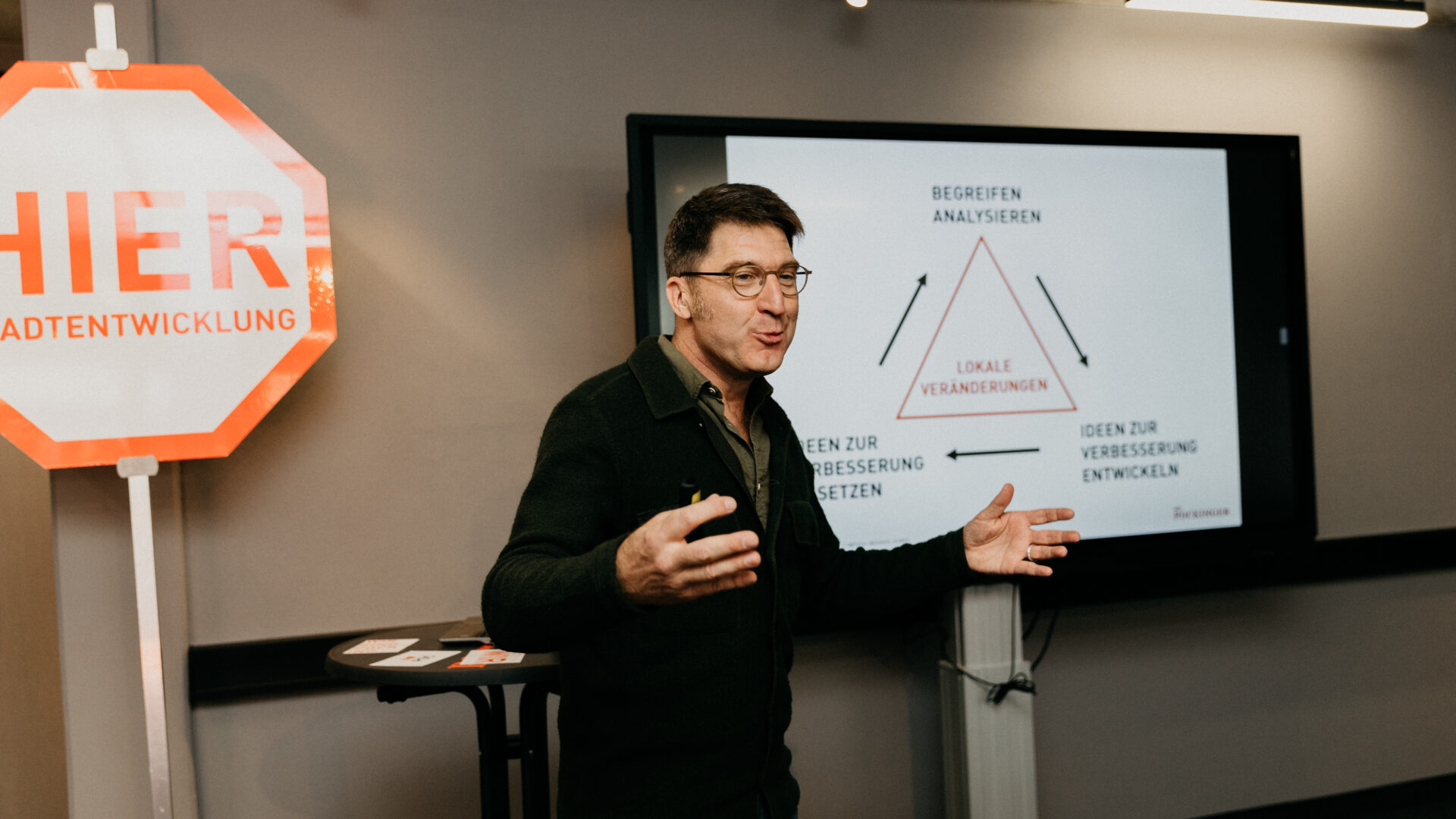 Eröffnung Das Pockinger Vortrag Michael Ulmer Querfeld.Design